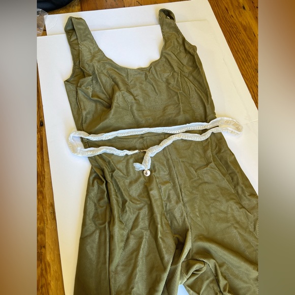 We Wore What Green Bodysuit - Picture 2 of 4